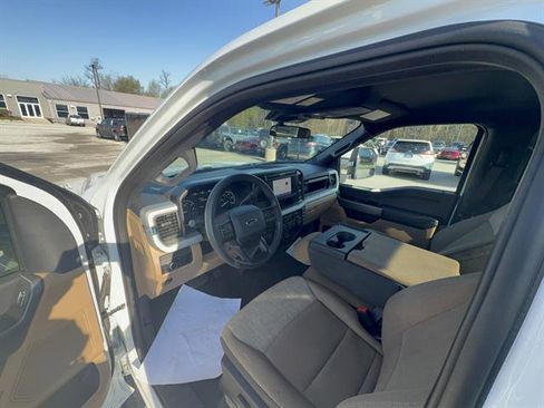 Certified 2025 Ford F250 XLT AWD/4WD image 12