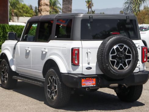 Used 2024 Ford Bronco Outer Banks AWD/4WD image 6