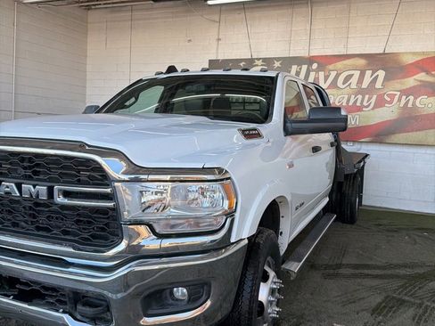 Used 2022 RAM 3500 Tradesman w/ Chrome Appearance Group image 7