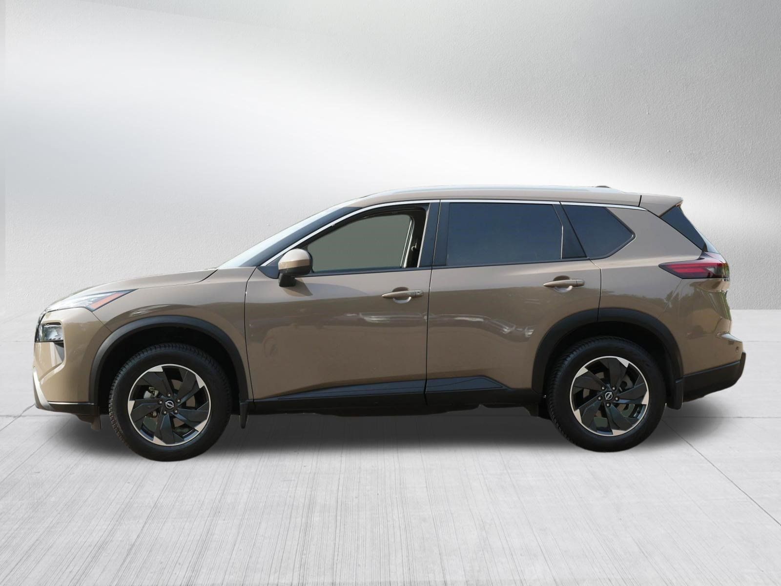 Certified 2024 Nissan Rogue SV w/ SV Premium Package AWD/4WD image 4