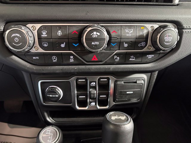 Used 2026 Jeep Wrangler Unlimited Sahara AWD/4WD image 16