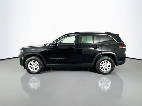 Used 2023 Jeep Grand Cherokee Laredo w/ Luxury Tech Group I image 4