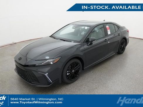 New 2026 Toyota Camry SE FWD image 1