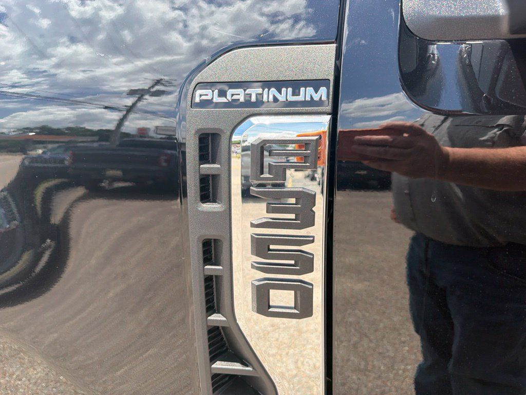 New 2026 Ford F350 Platinum w/ Platinum Plus Package AWD/4WD image 8