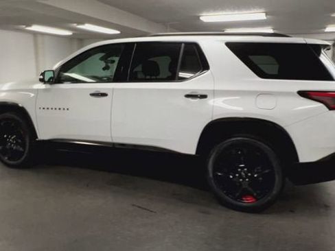 Certified 2023 Chevrolet Traverse Premier w/ Redline Edition FWD image 6