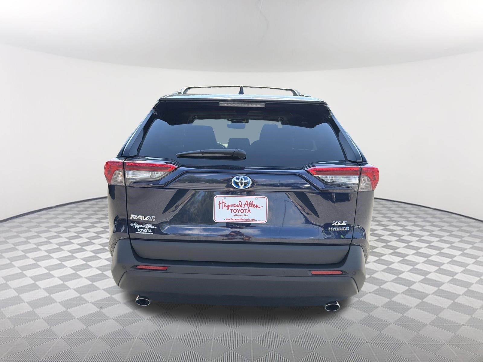 Used 2021 Toyota RAV4 XLE Premium AWD/4WD image 16