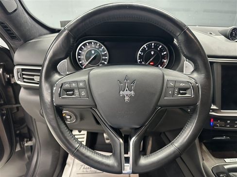 Used 2021 Maserati Levante S GranLusso AWD/4WD image 21