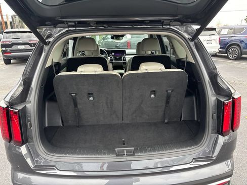 Used 2023 Kia Sorento EX AWD/4WD image 5