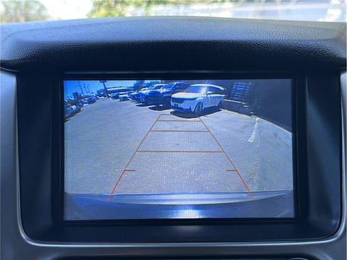 Used 2018 Chevrolet Tahoe Premier AWD/4WD image 25
