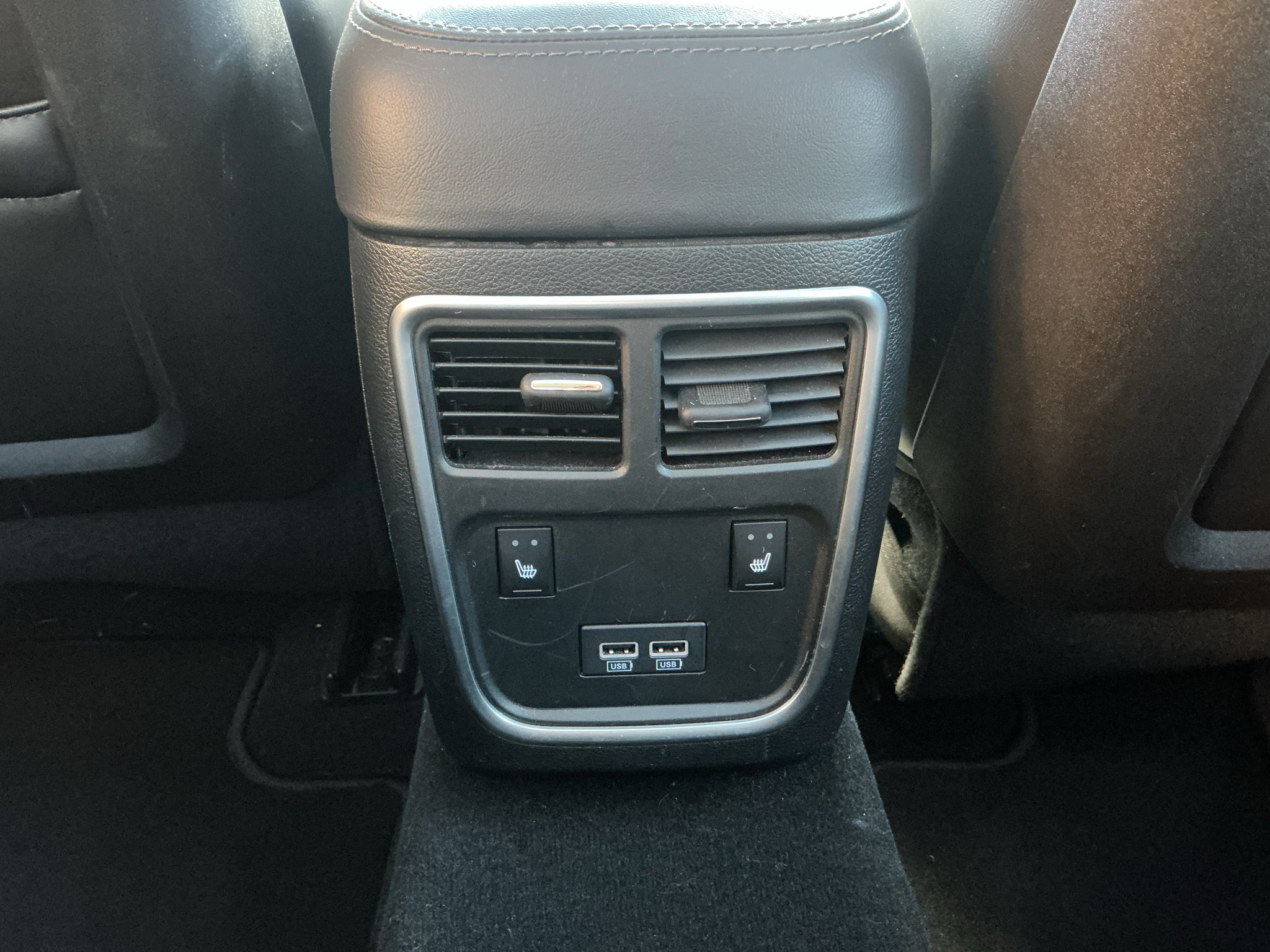 Used 2019 Chrysler 300 Limited AWD/4WD image 26