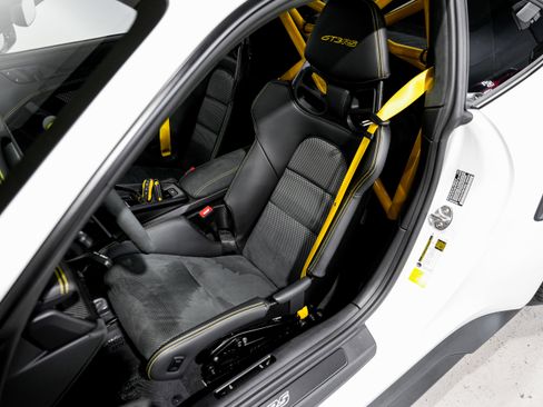 Used 2025 Porsche 911 GT3 RS image 25