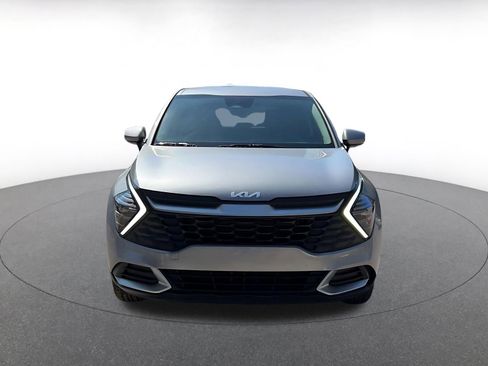 Used 2025 Kia Sportage LX image 4
