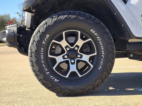 Used 2022 Jeep Wrangler Unlimited Rubicon w/ Steel Bumper Group image 9