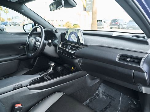 Used 2023 Lexus UX 250h F Sport w/ Accessory Package (Z1) image 24