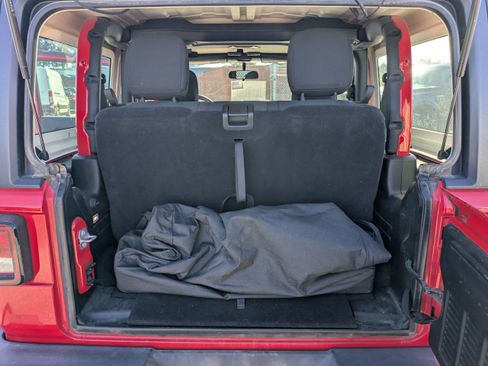 Used 2019 Jeep Wrangler Sport image 10