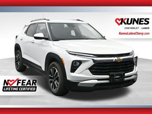 Used 2025 Chevrolet TrailBlazer LT FWD image 1