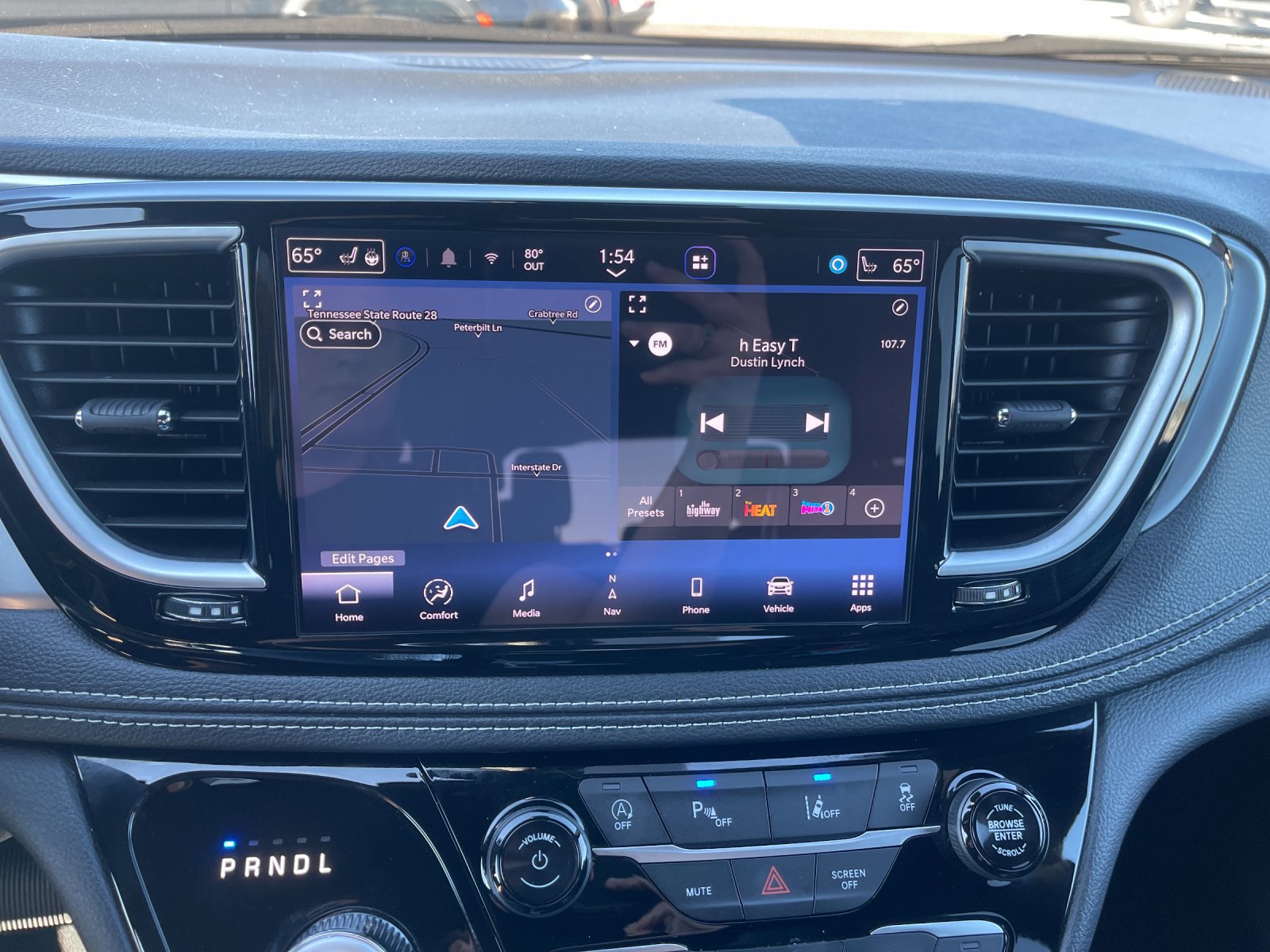 Used 2025 Chrysler Pacifica Limited FWD image 21