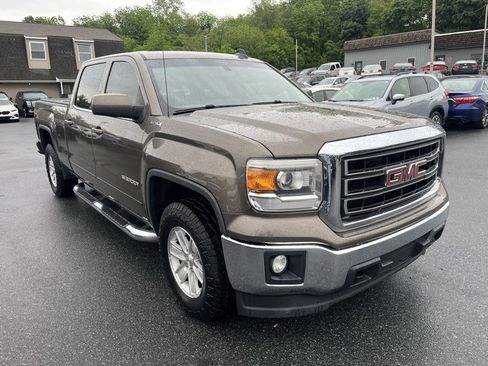 Used 2015 GMC Sierra 1500 SLE w/ SLE Value Package AWD/4WD image 3