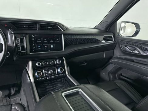 Used 2024 GMC Yukon Denali RWD image 36