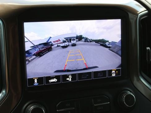Used 2020 Chevrolet Silverado 2500 High Country w/ Z71 Off-Road Package AWD/4WD image 22