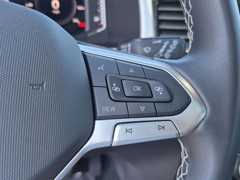 Used 2022 Volkswagen Atlas Cross Sport SE FWD image 31