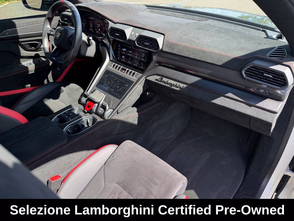Used 2024 Lamborghini Urus Performante AWD/4WD image 43