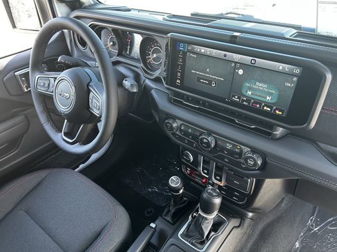 New 2025 Jeep Wrangler Rubicon w/ Convenience Group AWD/4WD image 11