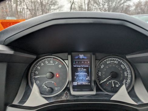 Certified 2019 Toyota Tacoma TRD Off-Road image 22