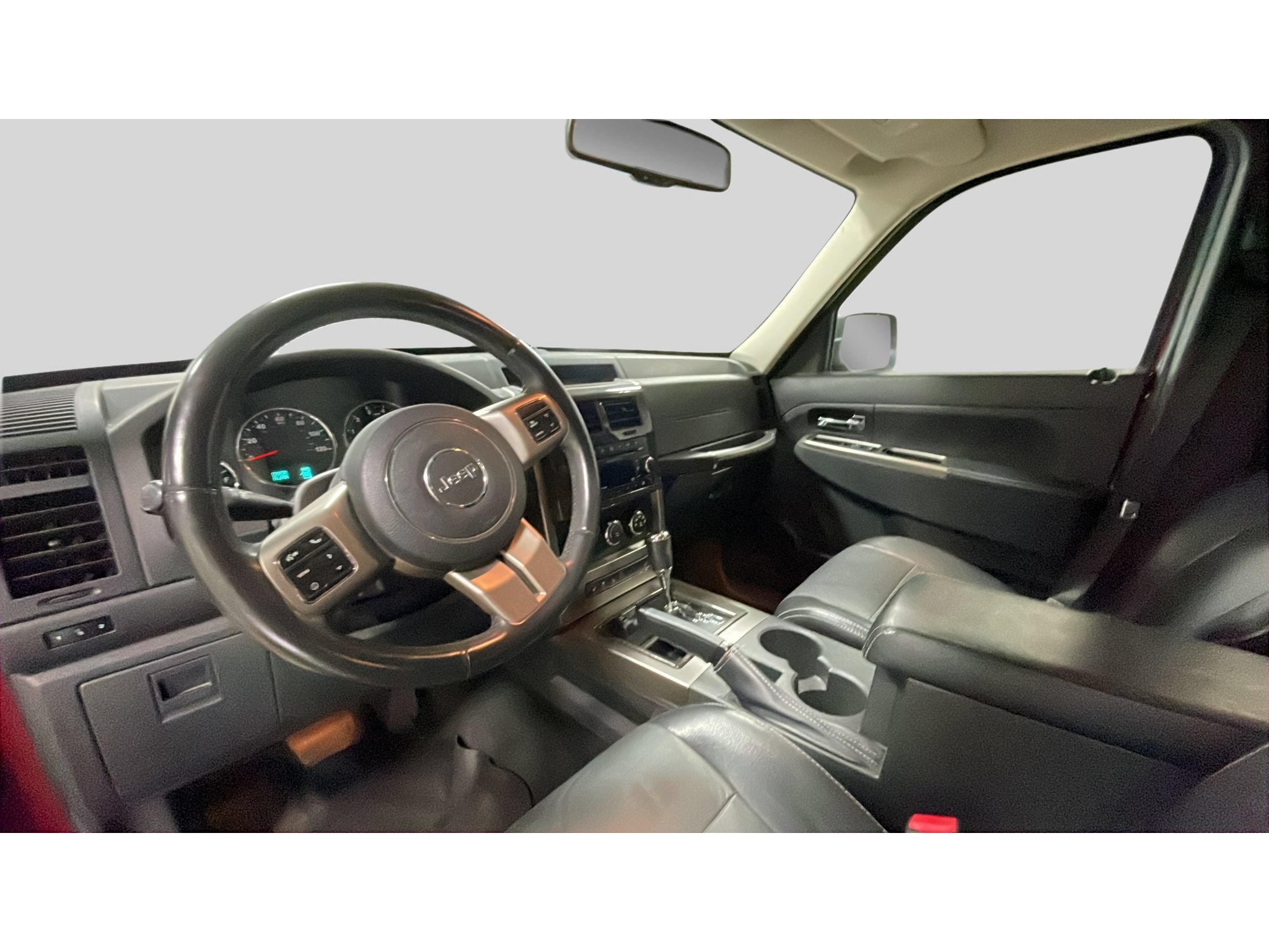 Used 2012 Jeep Liberty Limited AWD/4WD image 16