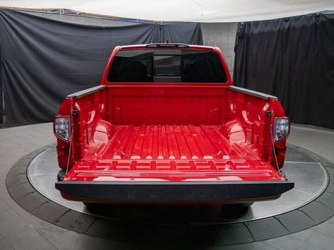 Used 2024 Nissan Titan SV w/ SV Convenience Package image 11