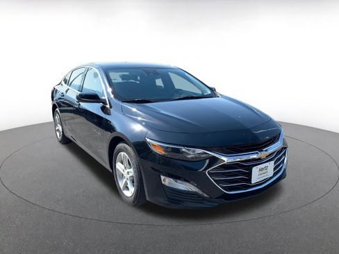 Used 2024 Chevrolet Malibu LT image 1