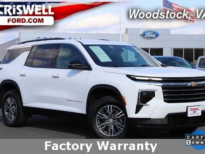 Used 2025 Chevrolet Traverse LT