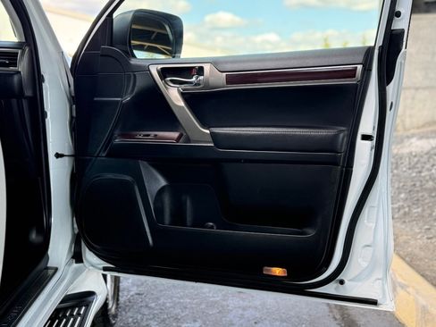 Used 2014 Lexus GX 460 w/ Premium Package AWD/4WD image 15