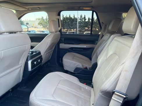 Used 2023 Ford Expedition Limited AWD/4WD image 6