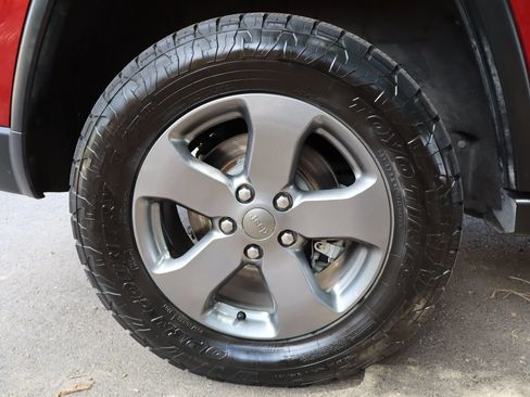 Used 2013 Jeep Grand Cherokee Trailhawk AWD/4WD image 43