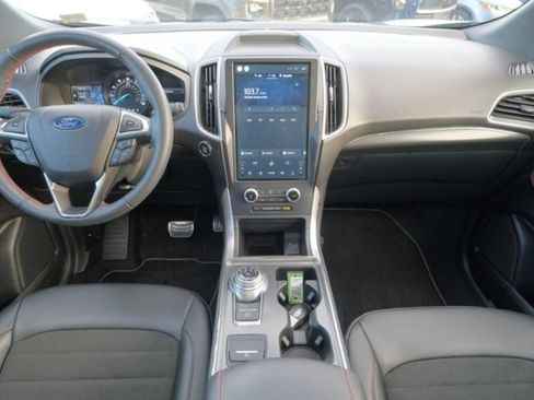Used 2023 Ford Edge ST-Line w/ Class II Trailer Tow Package image 18