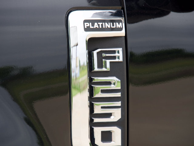 Used 2022 Ford F250 Platinum w/ FX4 Off-Road Package AWD/4WD image 6