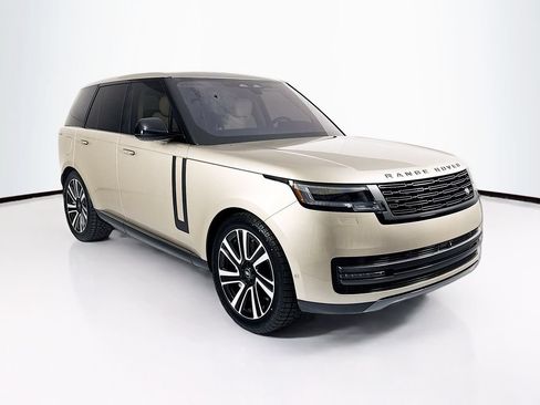 Used 2023 Land Rover Range Rover SE AWD/4WD image 3