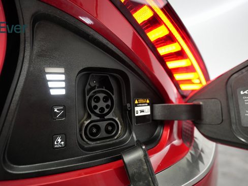 Used 2023 Kia EV6 Wind image 23