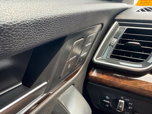 Used 2019 Audi Q5 Prestige w/ Premium Plus Package AWD/4WD image 30