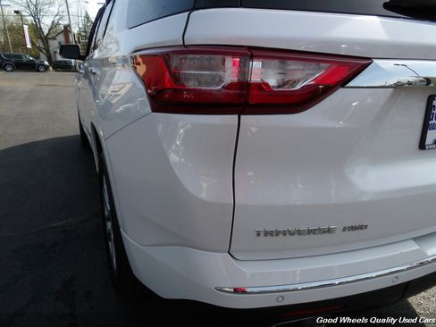 Used 2021 Chevrolet Traverse Premier w/ LPO, Floor Liner Package AWD/4WD image 9