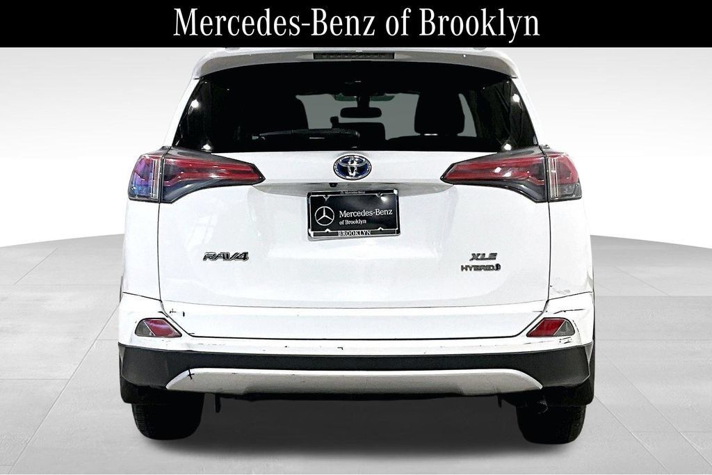 Used 2016 Toyota RAV4 XLE AWD/4WD image 4
