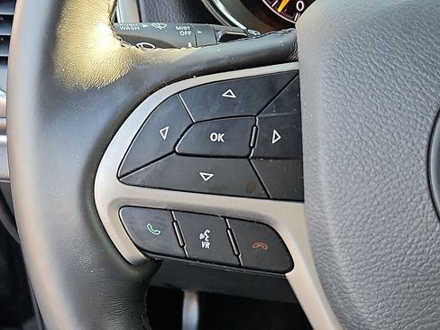 Certified 2021 Jeep Grand Cherokee Limited w/ Premium Lighting Group image 24