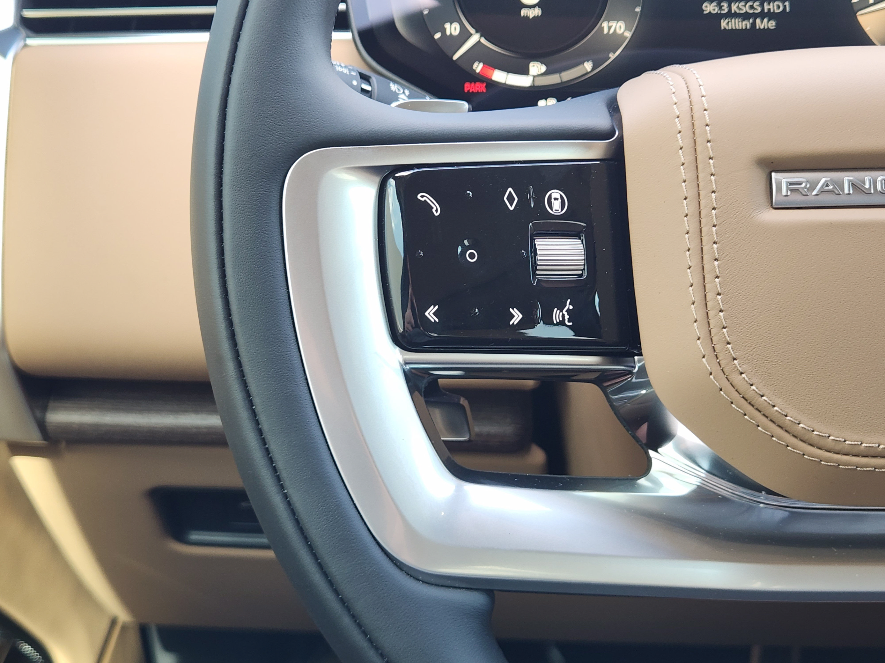 New 2026 Land Rover Range Rover Long Wheelbase SE AWD/4WD image 24