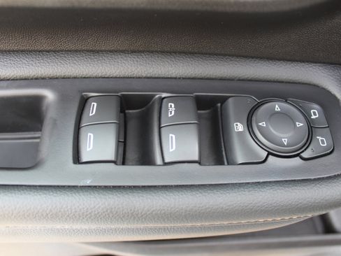 Used 2024 GMC Terrain AT4 image 30