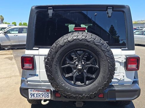 Used 2024 Jeep Wrangler Unlimited AWD/4WD image 5