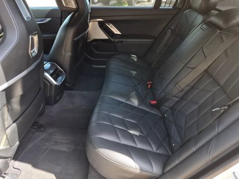 Used 2025 BMW 740i RWD image 11