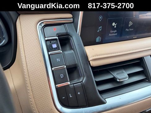 Used 2024 Chevrolet Suburban Premier AWD/4WD image 21