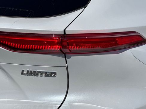 Used 2024 Toyota Venza Limited AWD/4WD image 28