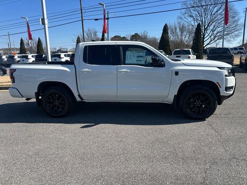 New 2026 Nissan Frontier SV image 2